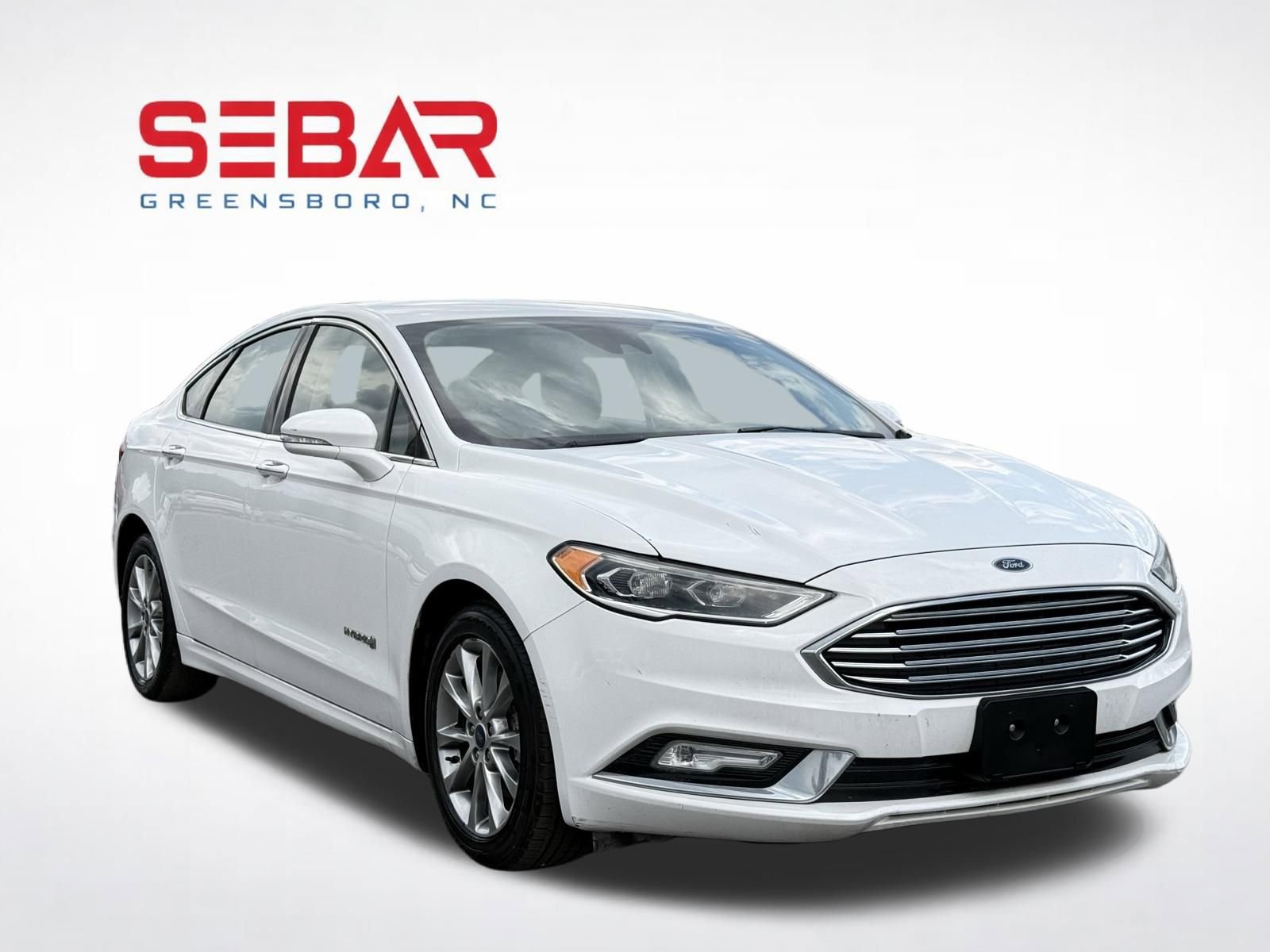 Used 2017 Ford Fusion SE w/ Equipment Group 602A FWD image 3