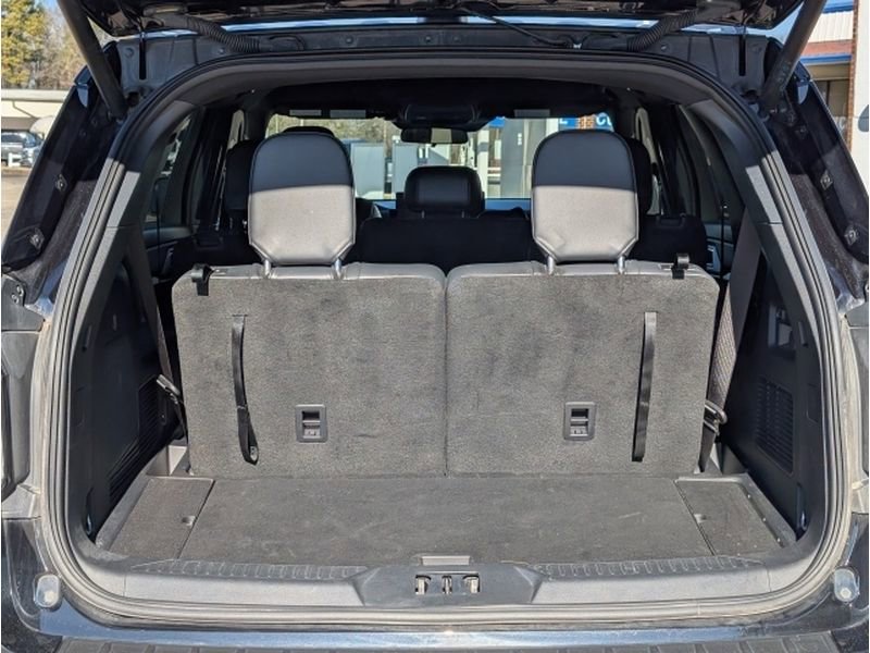Used 2025 Ford Explorer ST-Line w/ ST-Line Street Pack image 12