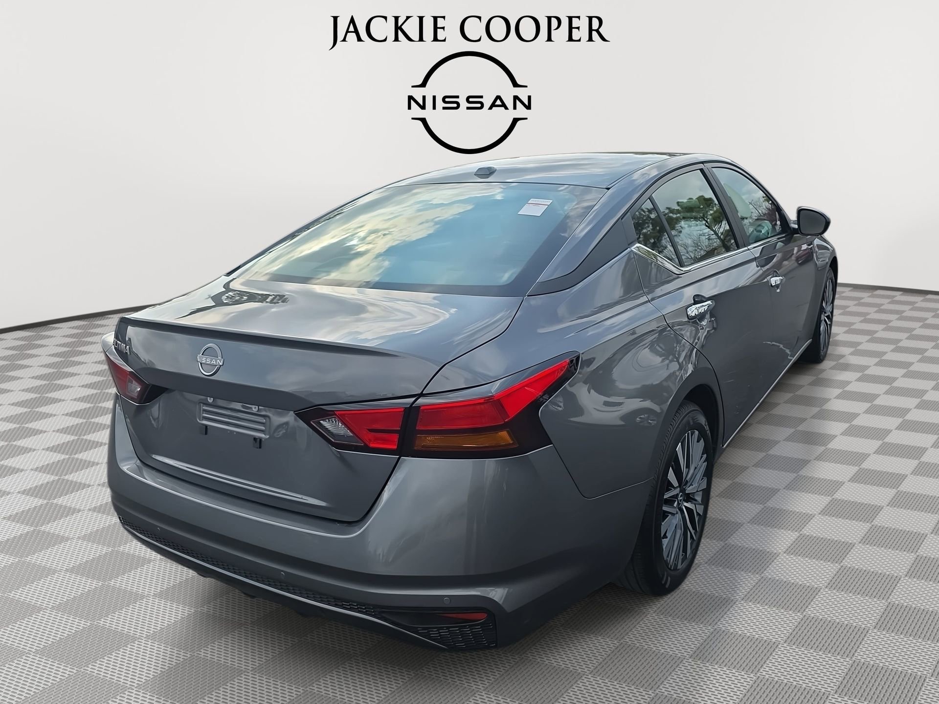 Used 2025 Nissan Altima 2.5 SV image 5