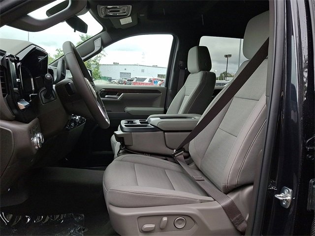 New 2026 GMC Sierra 1500 SLE w/ Preferred Package image 9