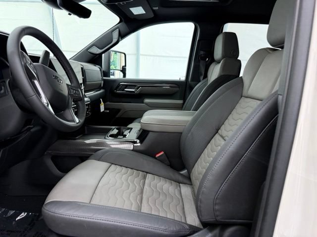 New 2026 Chevrolet Silverado 2500 ZR2 AWD/4WD image 13