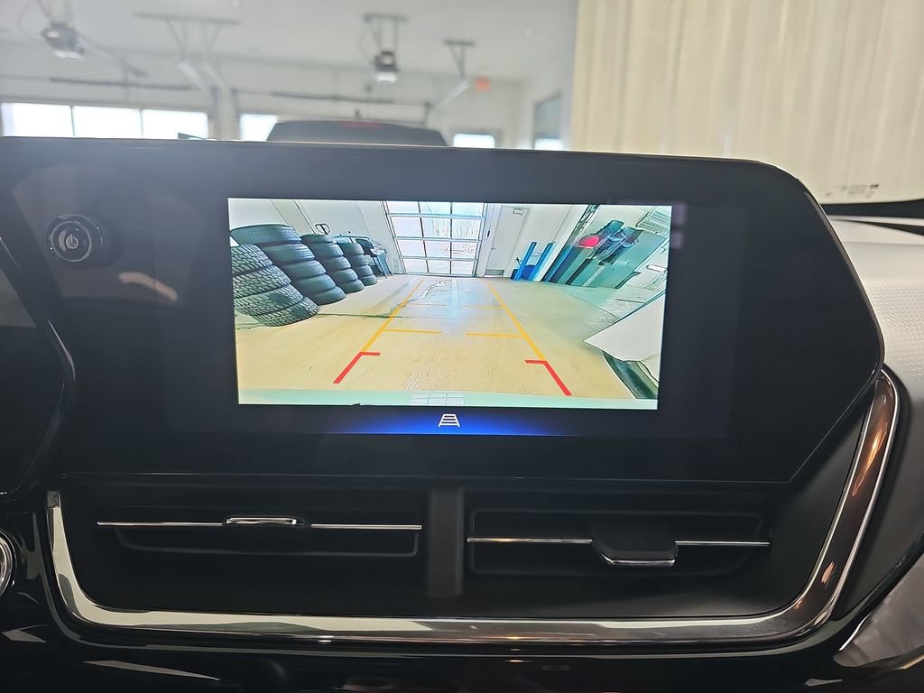 Certified 2024 Chevrolet Trax RS w/ Driver Confidence Package image 27