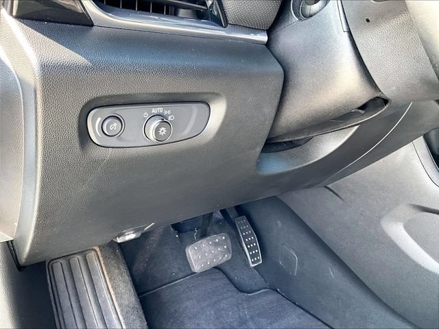 Used 2023 Chevrolet Traverse RS AWD/4WD image 32