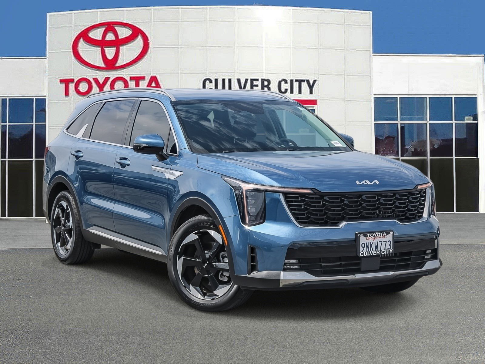 Used 2025 Kia Sorento EX image 1