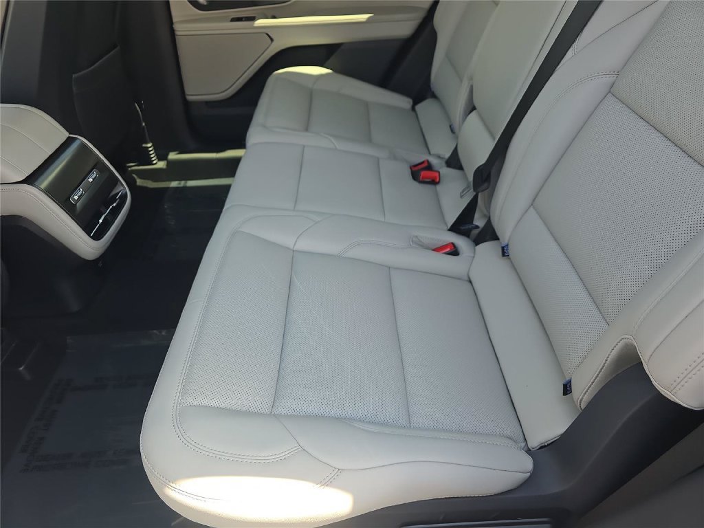 New 2026 Lincoln Nautilus Premier w/ Equipment Group 102A AWD/4WD image 10