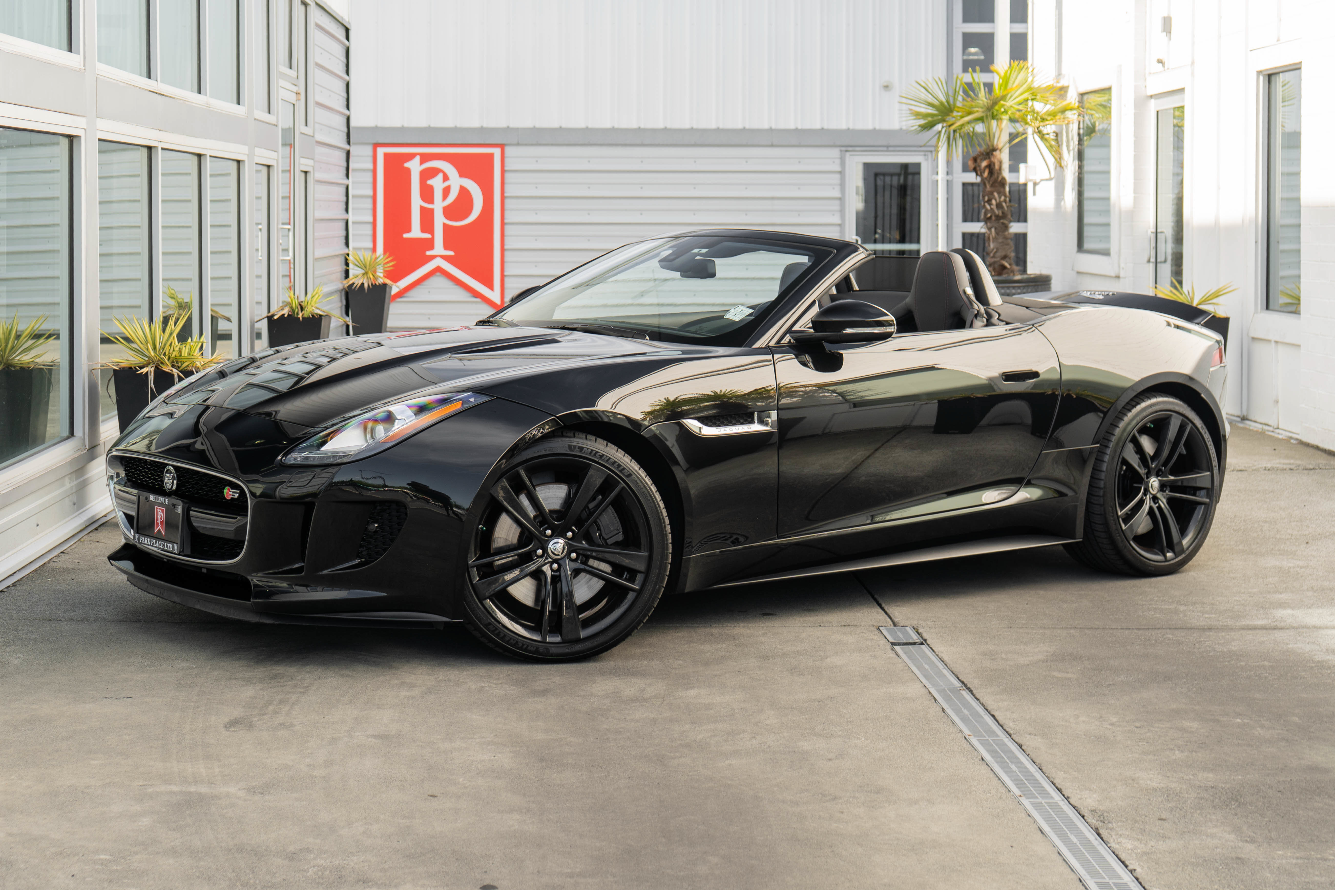 Used 2014 Jaguar F-TYPE S RWD image 2