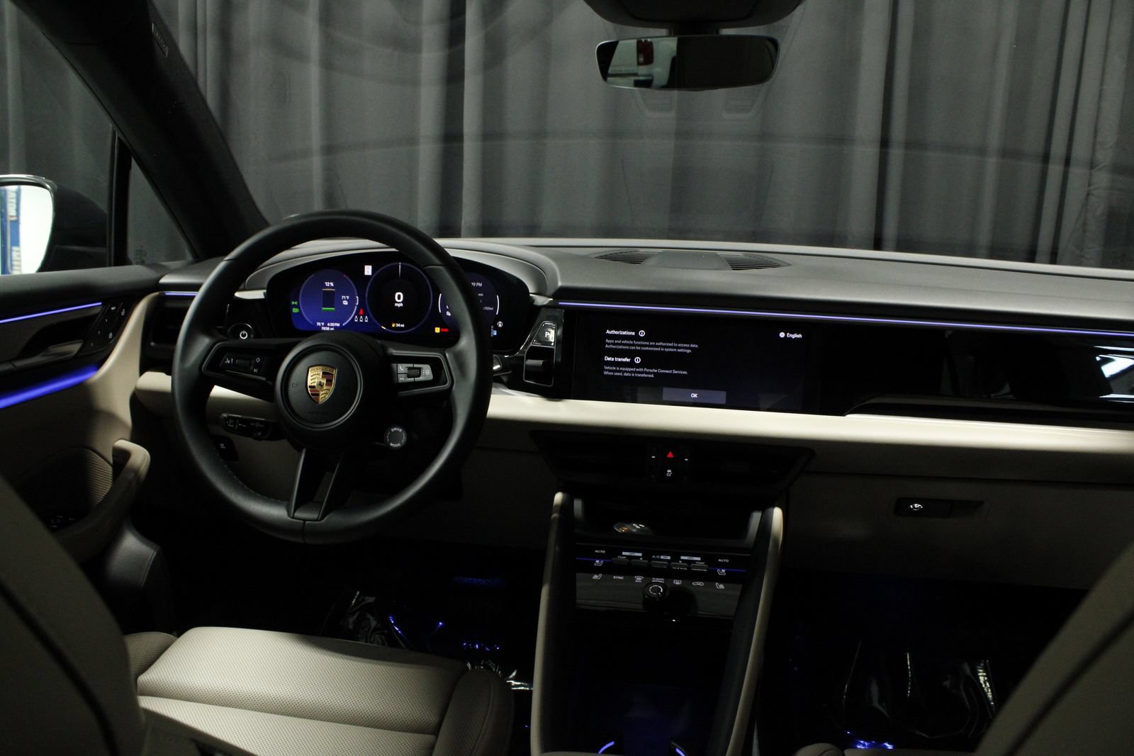 Certified 2025 Porsche Macan 4 Electric AWD/4WD image 4