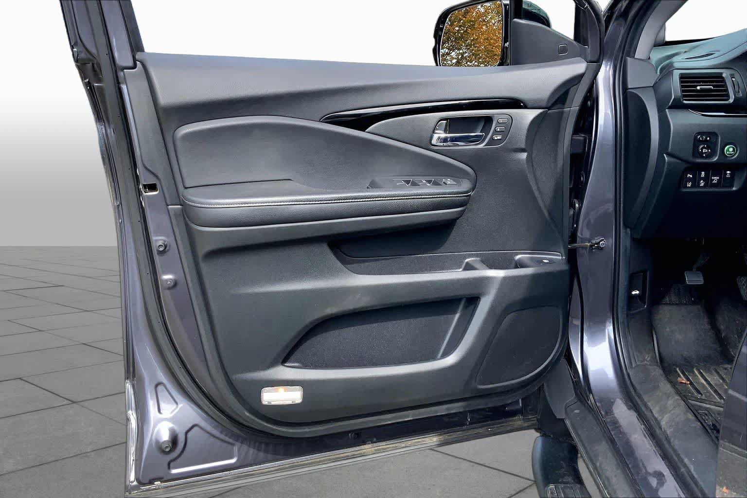 Used 2020 Honda Ridgeline RTL-E image 22