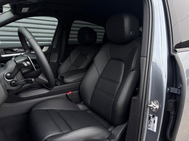 New 2026 Porsche Cayenne Coupe image 5