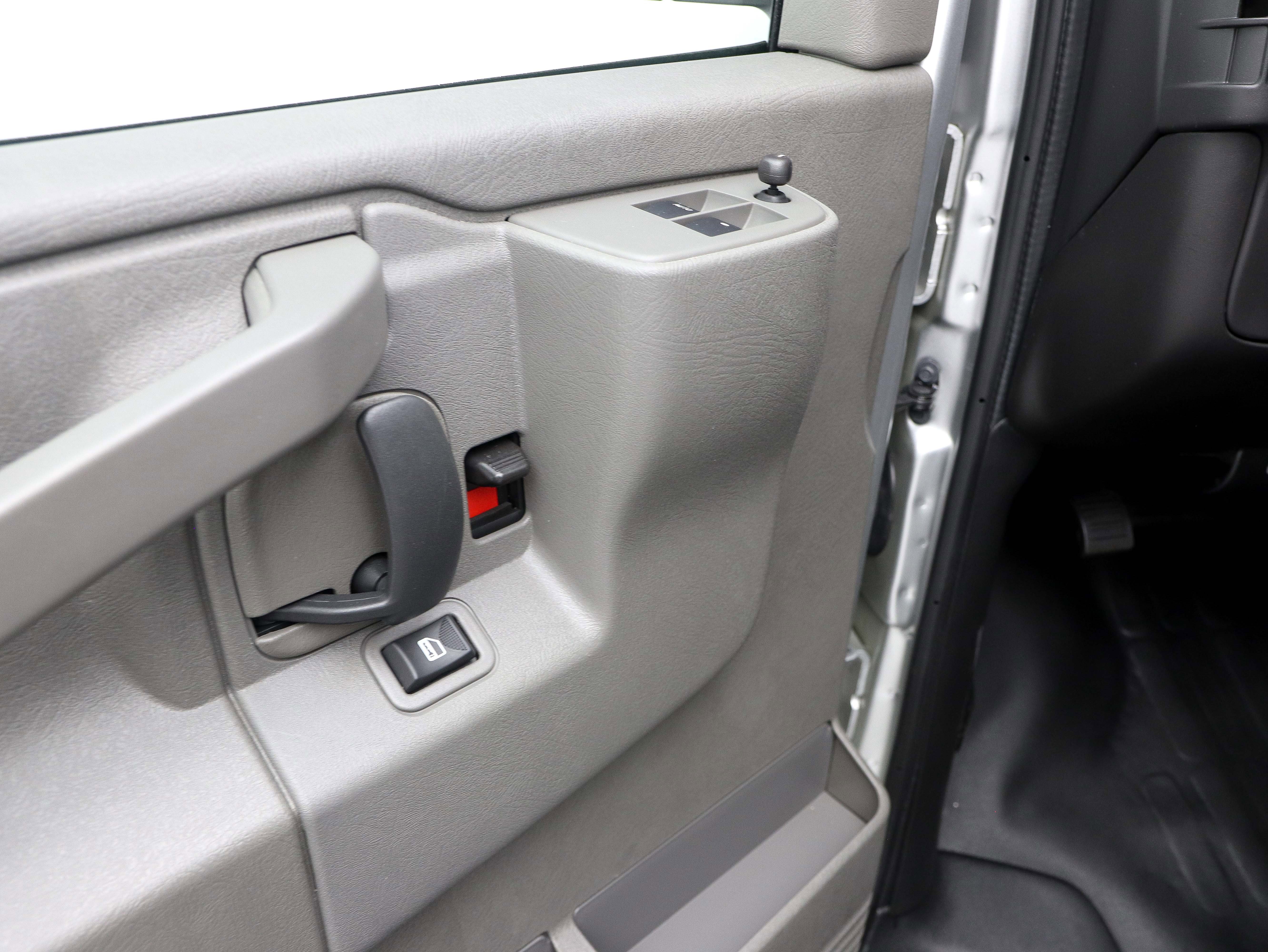 Used 2022 Chevrolet Express 3500 LS RWD image 20