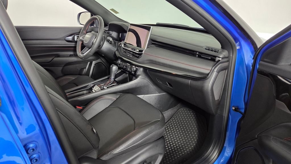 Used 2024 Jeep Compass Trailhawk w/ Trailhawk Elite Group image 36