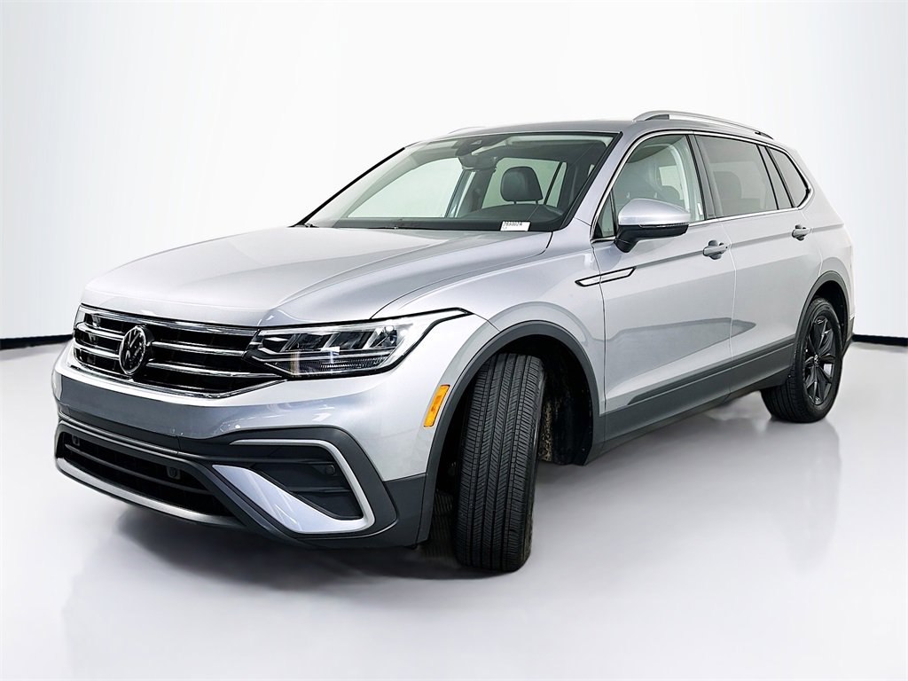 Used 2023 Volkswagen Tiguan SE w/ Panoramic Sunroof Package video 2