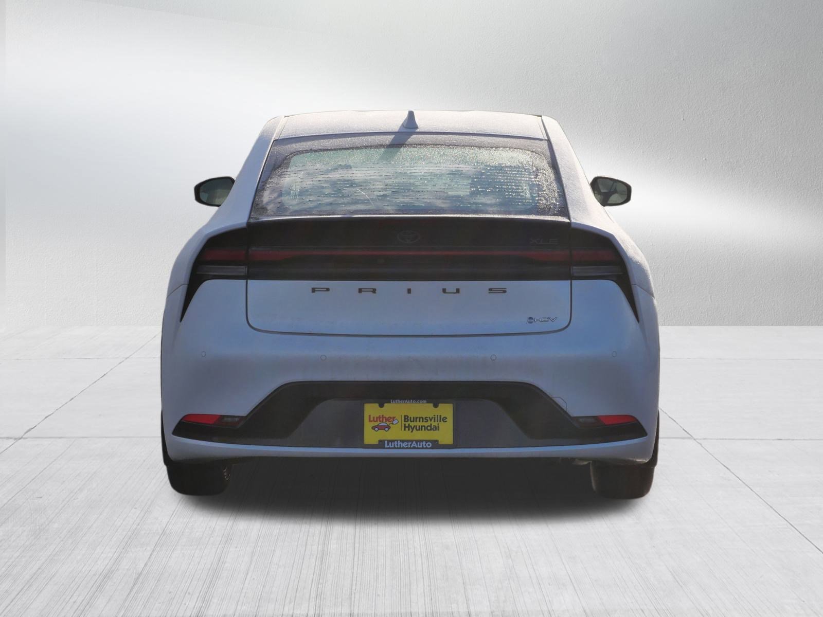 Used 2024 Toyota Prius XLE image 6