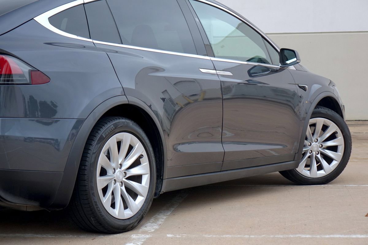 Used 2018 Tesla Model X 100D AWD/4WD image 34