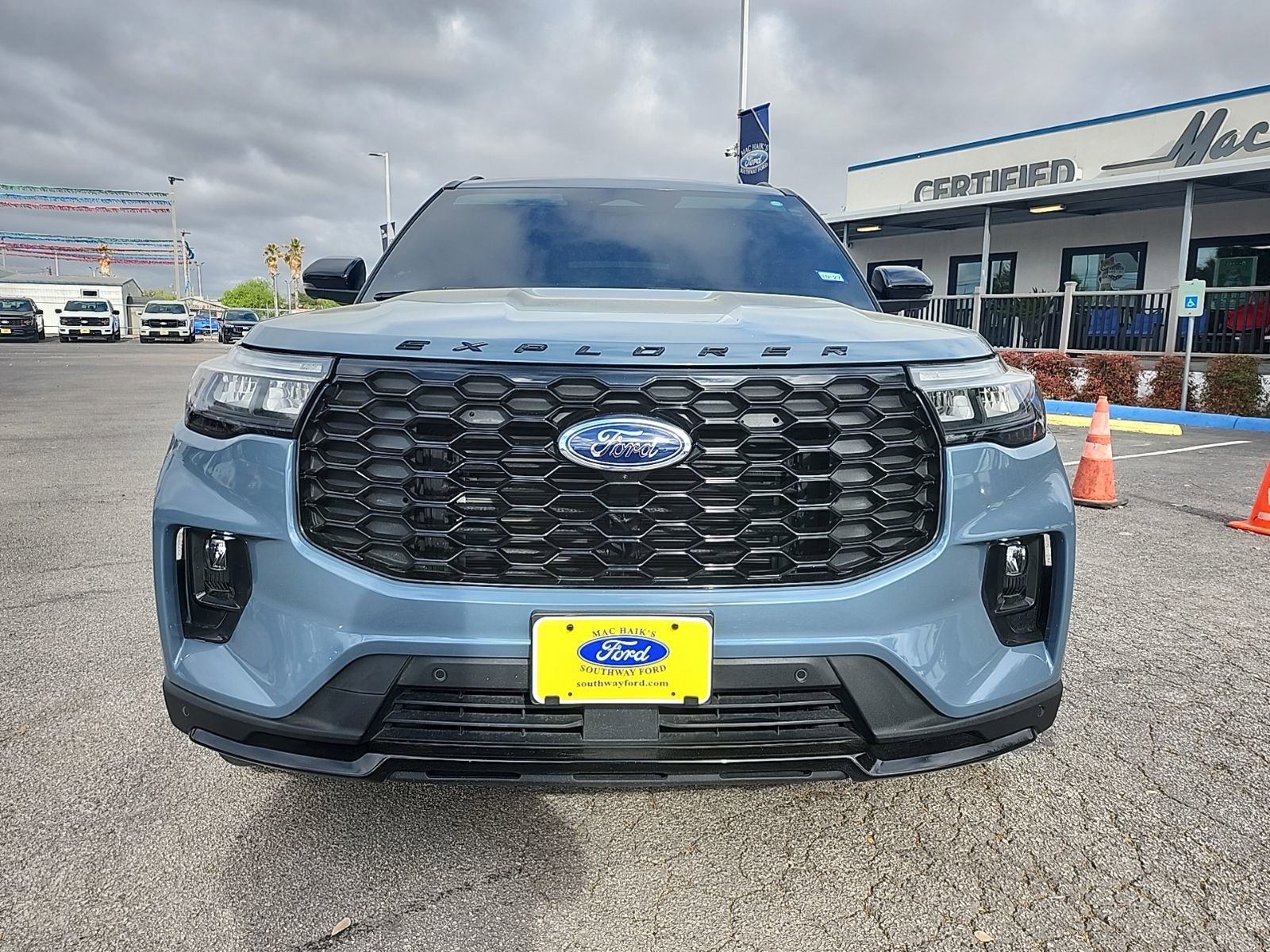 Used 2025 Ford Explorer ST-Line w/ Premium Package image 8