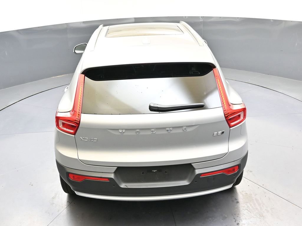 Certified 2025 Volvo XC40 B5 Core image 39