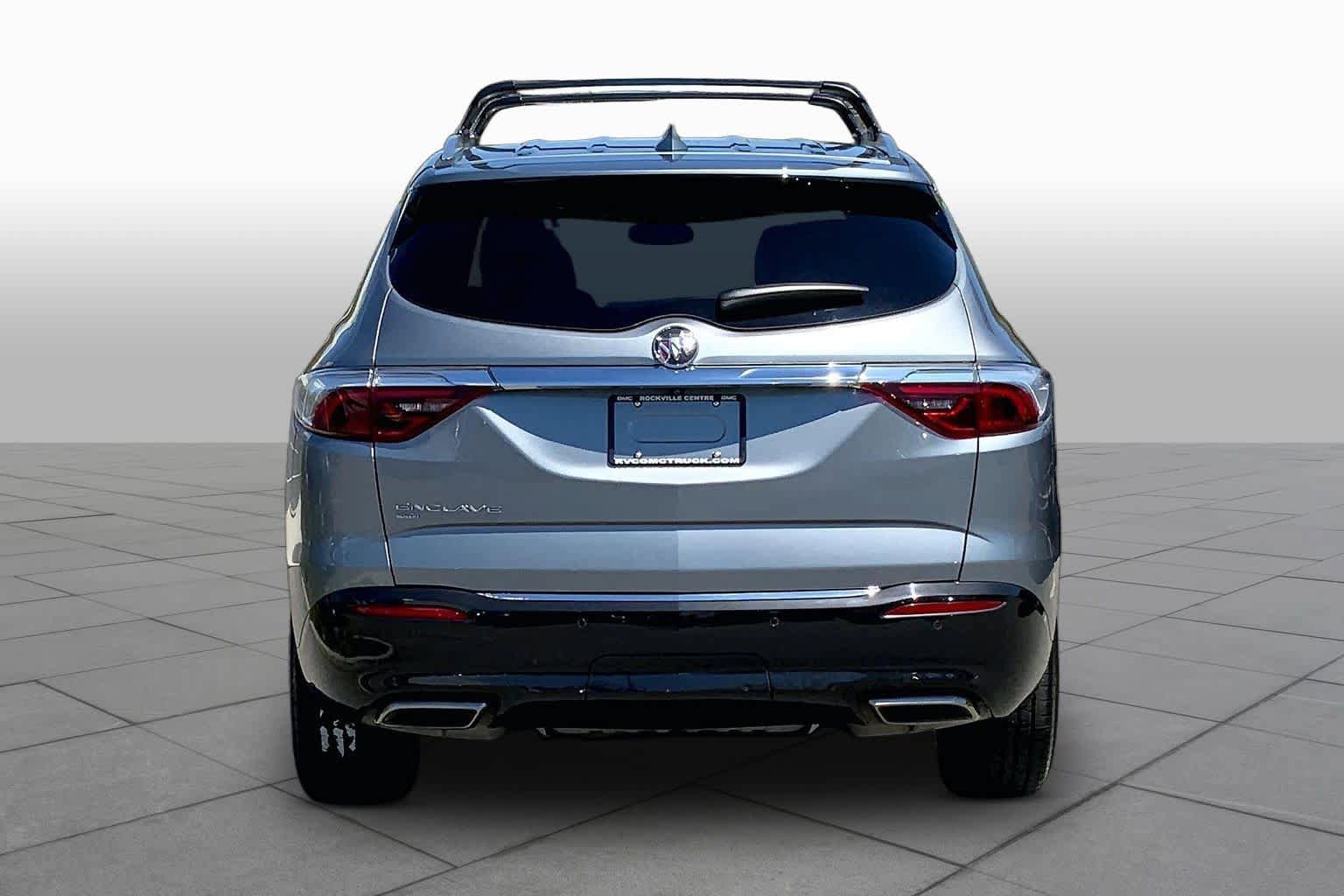 Used 2023 Buick Enclave Essence AWD/4WD image 5
