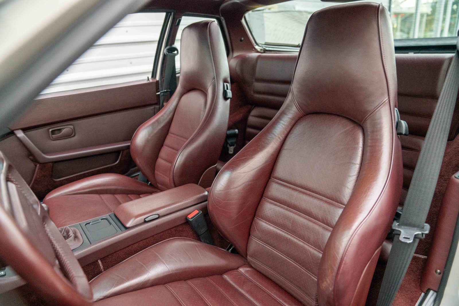 Used 1986 Porsche 944 Turbo RWD image 12