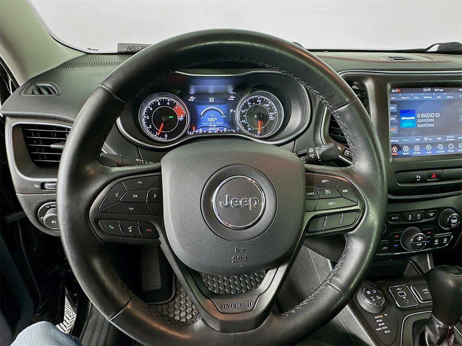 Used 2020 Jeep Cherokee Trailhawk w/ Cold Weather Group image 11