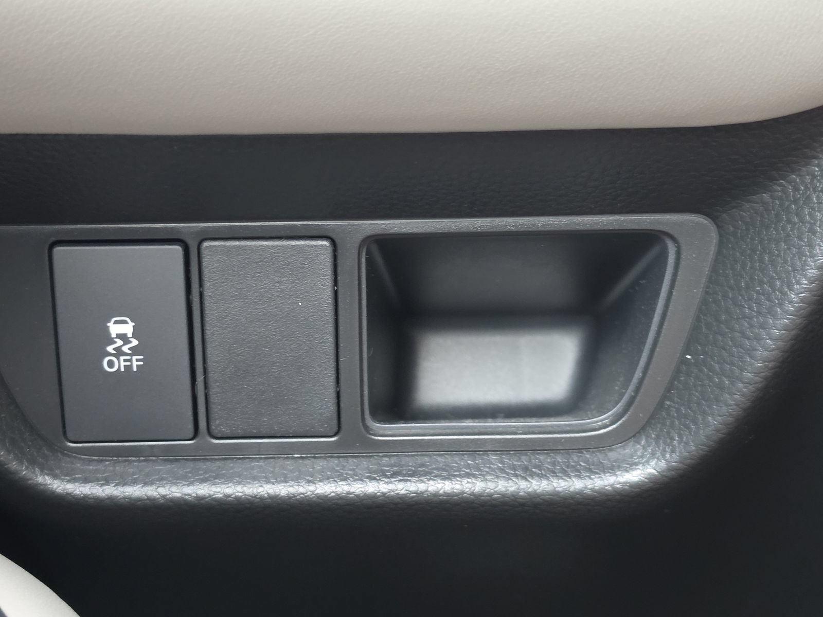 Used 2027 Honda HR-V LX image 15