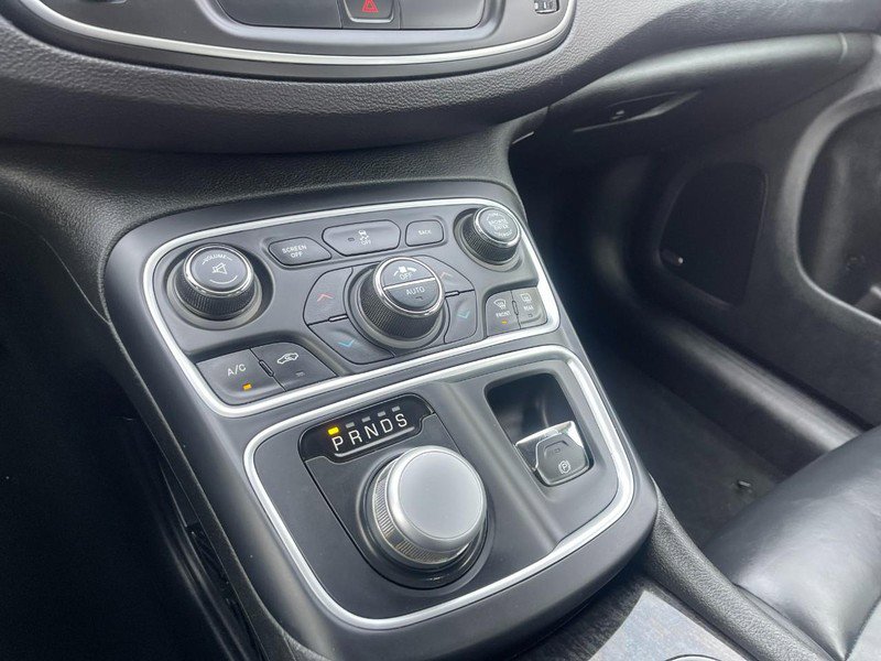 Used 2015 Chrysler 200 C w/ Navigation & Sound Group I image 27