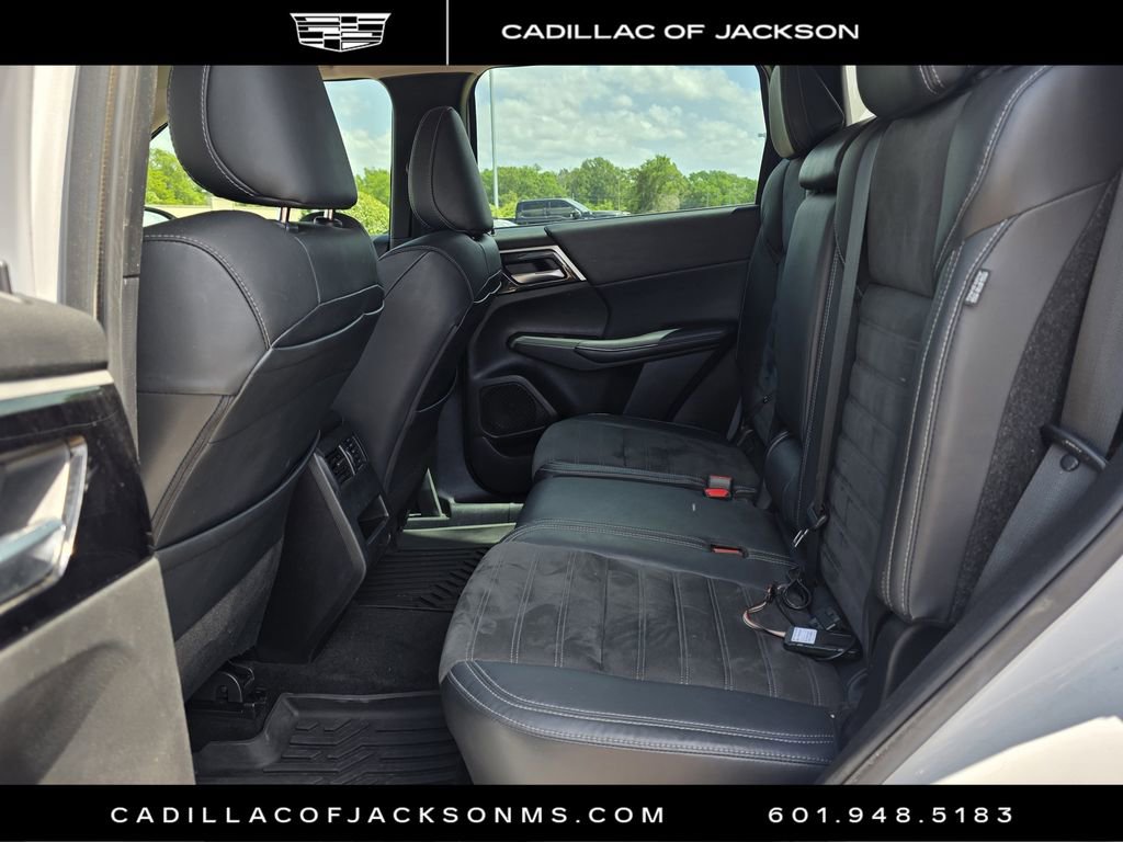 Used 2023 Mitsubishi Outlander SE image 23