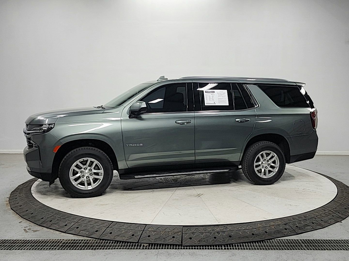 Used 2024 Chevrolet Tahoe LT image 4