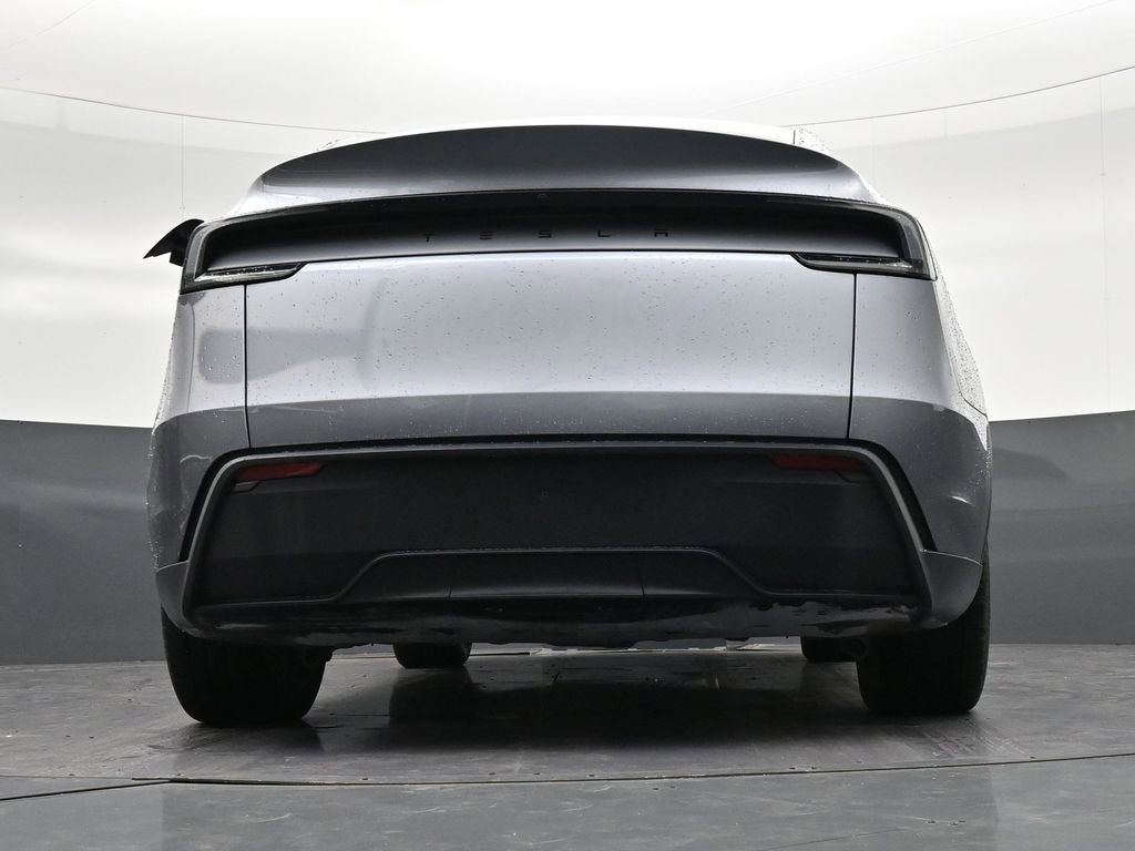 Used 2026 Tesla Model Y 2WD image 28