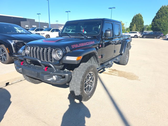 Used 2024 Jeep Gladiator Rubicon w/ Technology Group AWD/4WD image 2