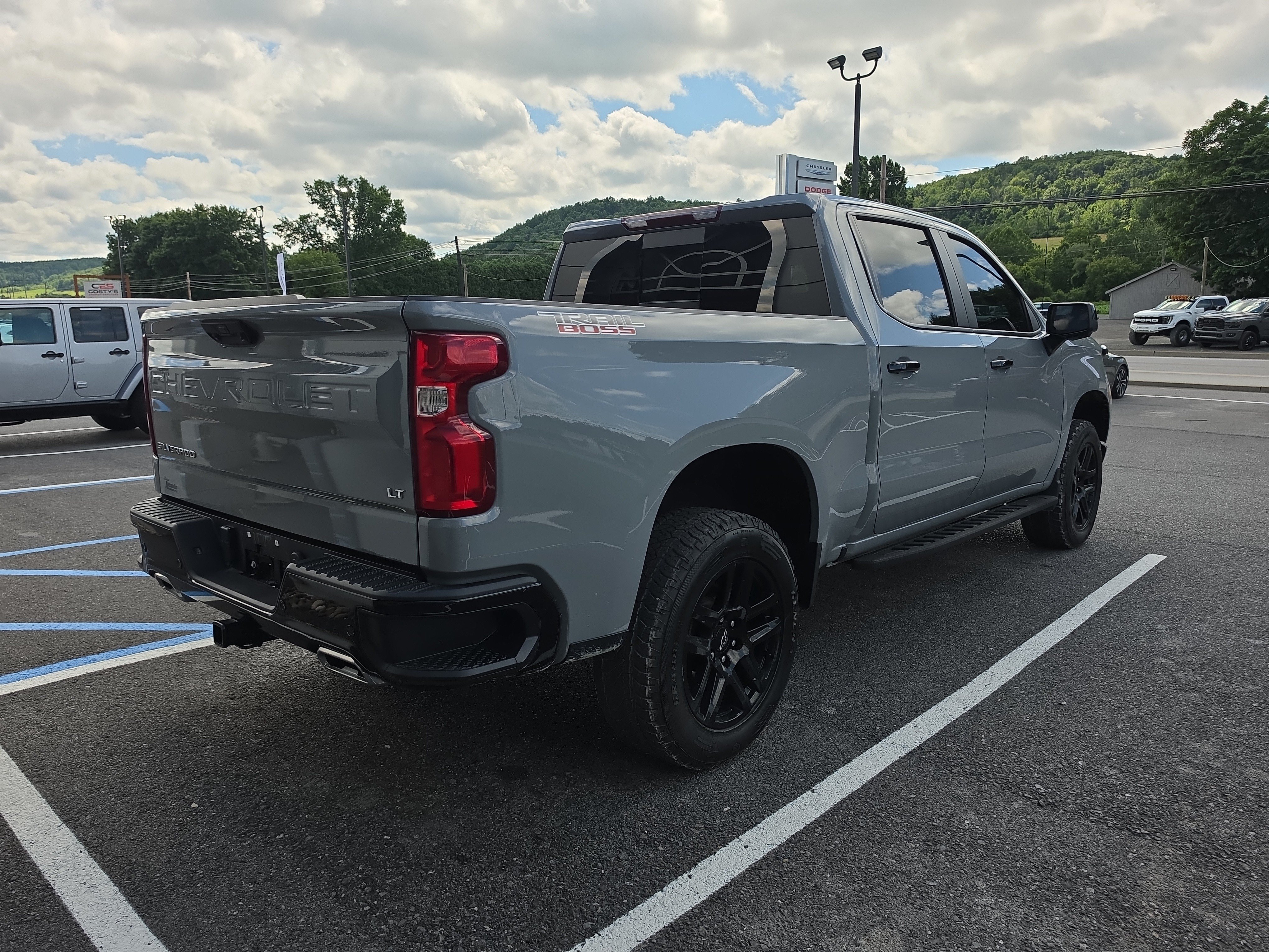 Used 2024 Chevrolet Silverado 1500 LT Trail Boss w/ Convenience Package II AWD/4WD image 3
