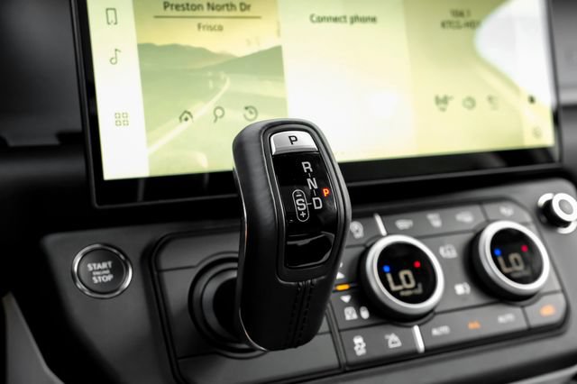 New 2026 Land Rover Defender 110 X-Dynamic SE AWD/4WD image 31