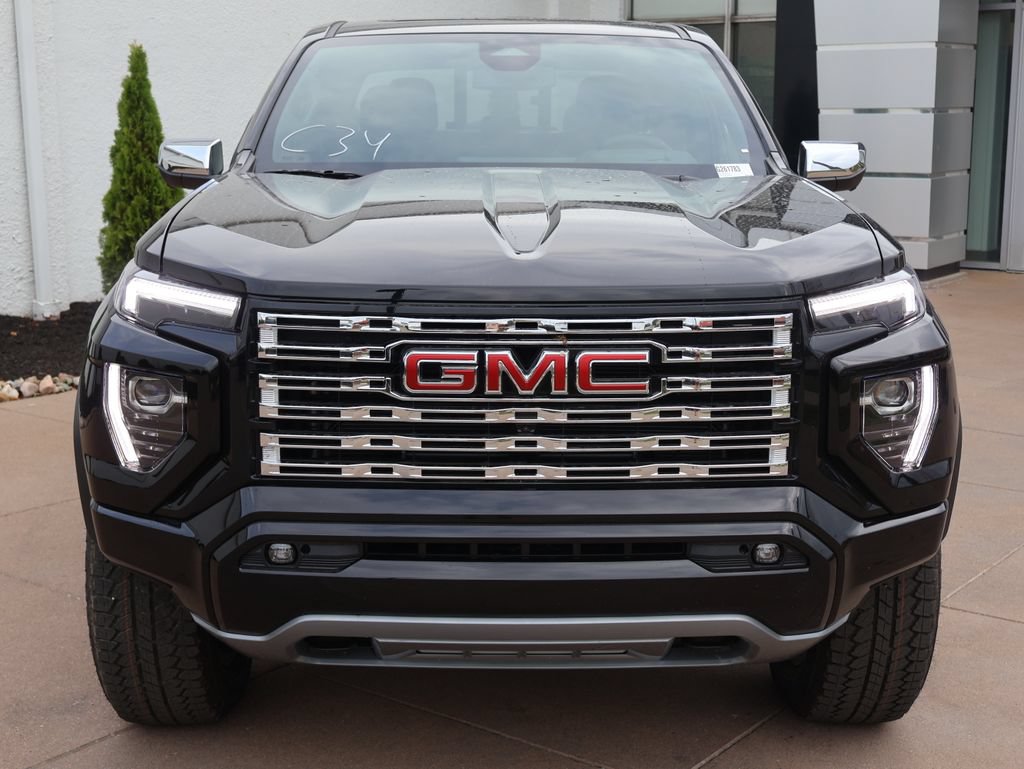 New 2026 GMC Canyon Denali w/ LPO, Black Badging Package AWD/4WD image 2