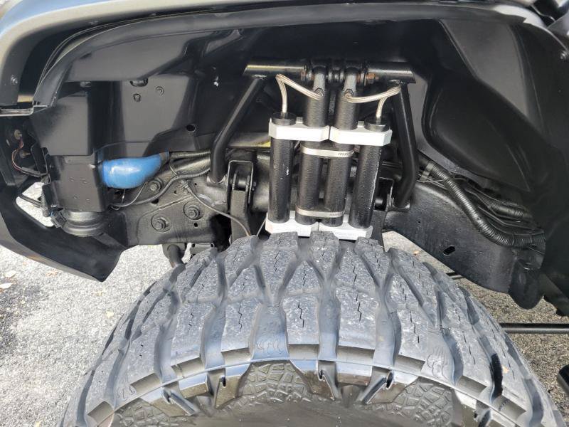 Used 2005 HUMMER H2 SUT w/ Preferred Equipment Group AWD/4WD image 10