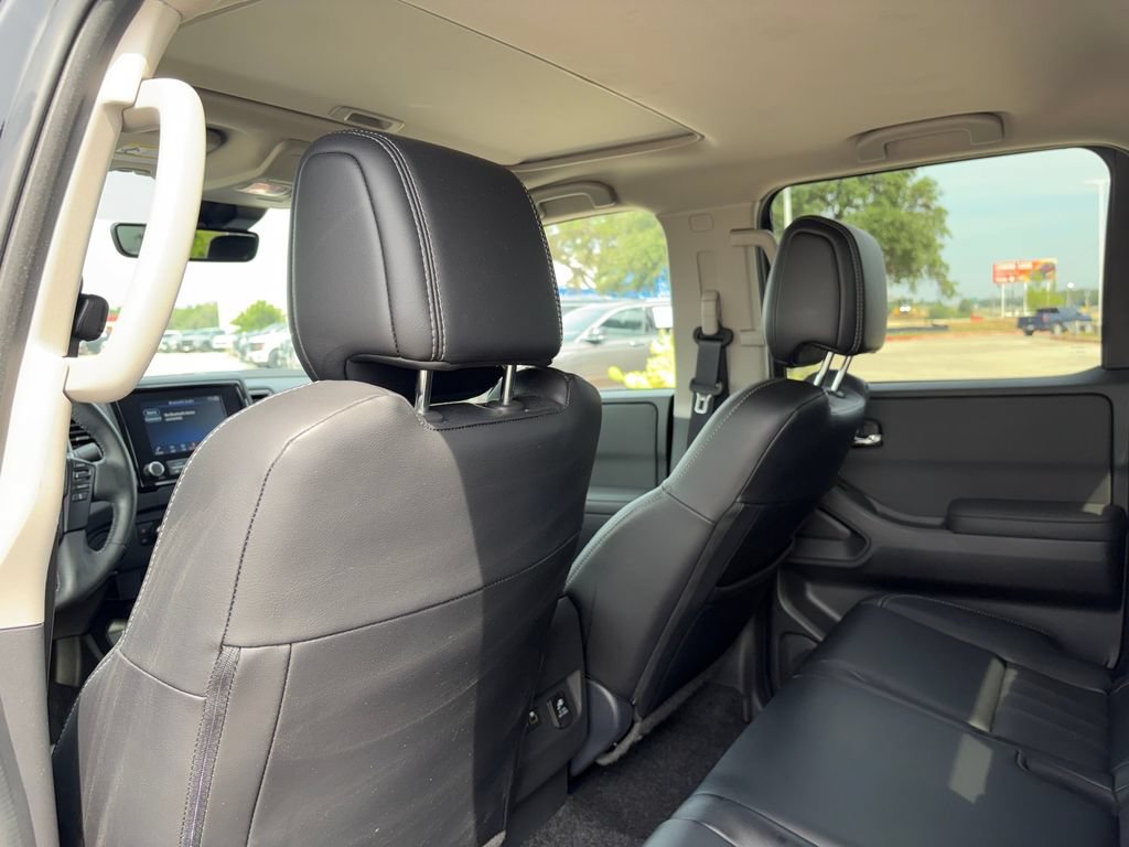 Used 2024 Nissan Frontier SL w/ Technology Package RWD image 21