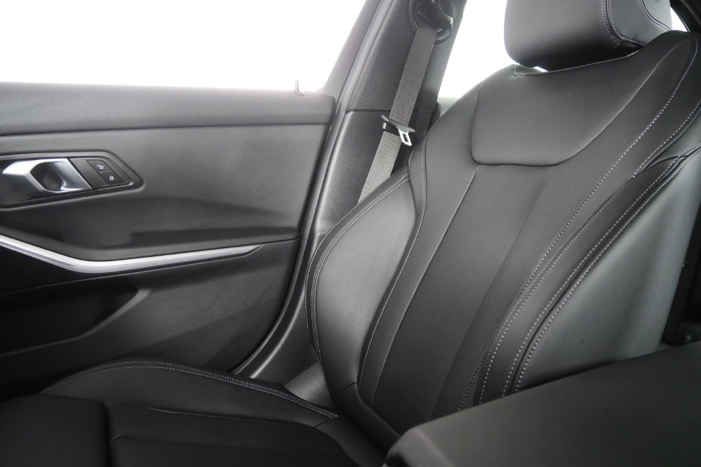 Certified 2026 BMW 330i Sedan RWD image 24