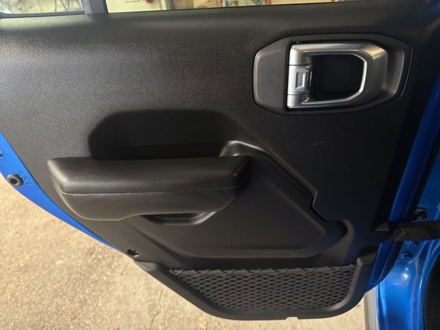 Used 2021 Jeep Gladiator Rubicon w/ Cold Weather Group image 19