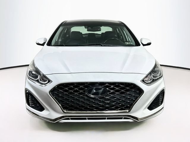 Used 2019 Hyundai Sonata Limited w/ Ultimate Package 04 FWD image 2