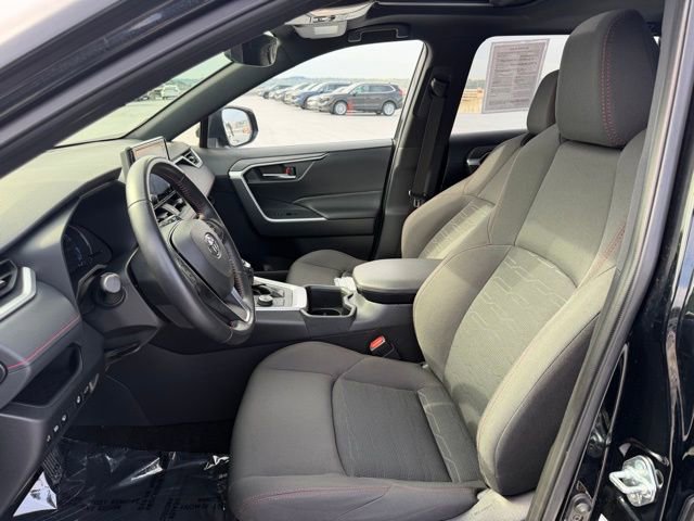 Used 2022 Toyota RAV4 SE w/ Weather & Moonroof Package AWD/4WD image 10