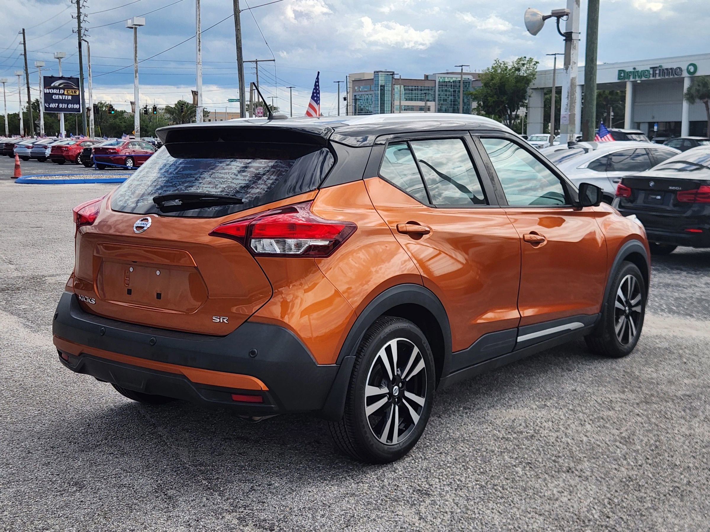 Used 2020 Nissan Kicks SR w/ SR Premium Package FWD image 7