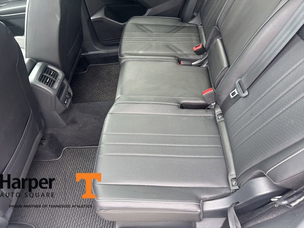 Used 2022 Volkswagen Tiguan SE R-Line image 10