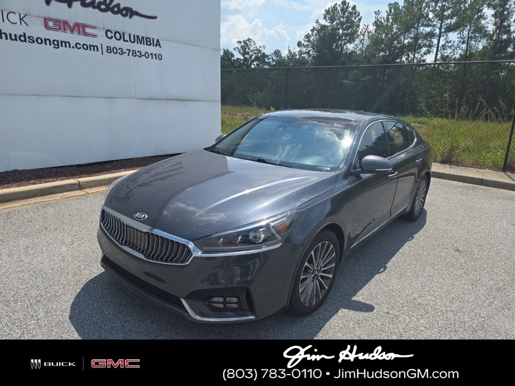 Used 2017 Kia Cadenza Technology