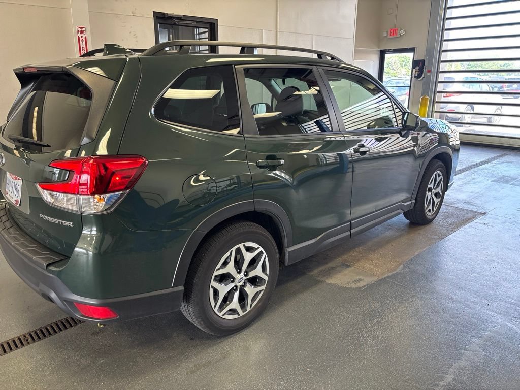 Used 2023 Subaru Forester Premium AWD/4WD image 12