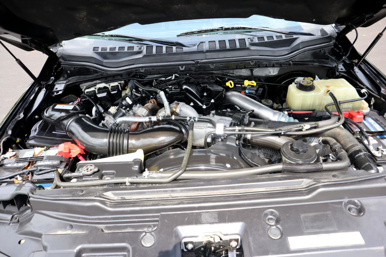 Used 2019 Ford F350 Lariat image 19