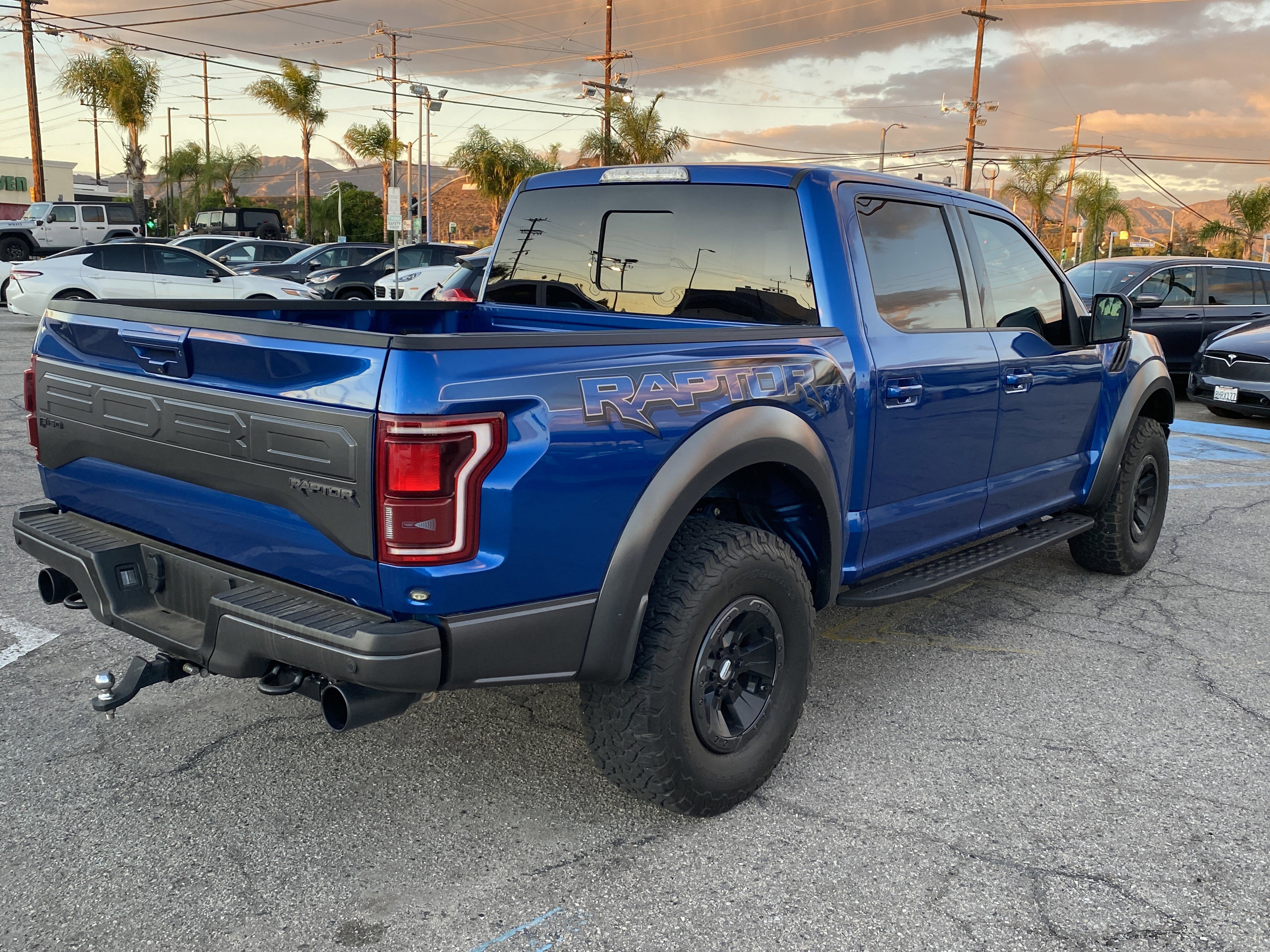 Used 2018 Ford F150 Raptor w/ Equipment Group 802A Luxury image 5