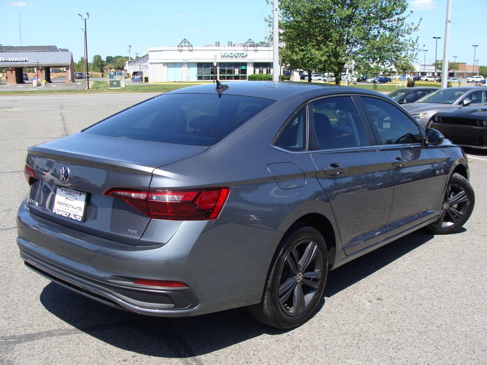 Used 2022 Volkswagen Jetta SE FWD image 5