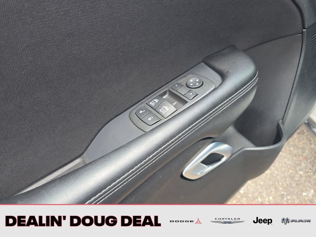 Used 2022 Dodge Challenger R/T RWD image 11