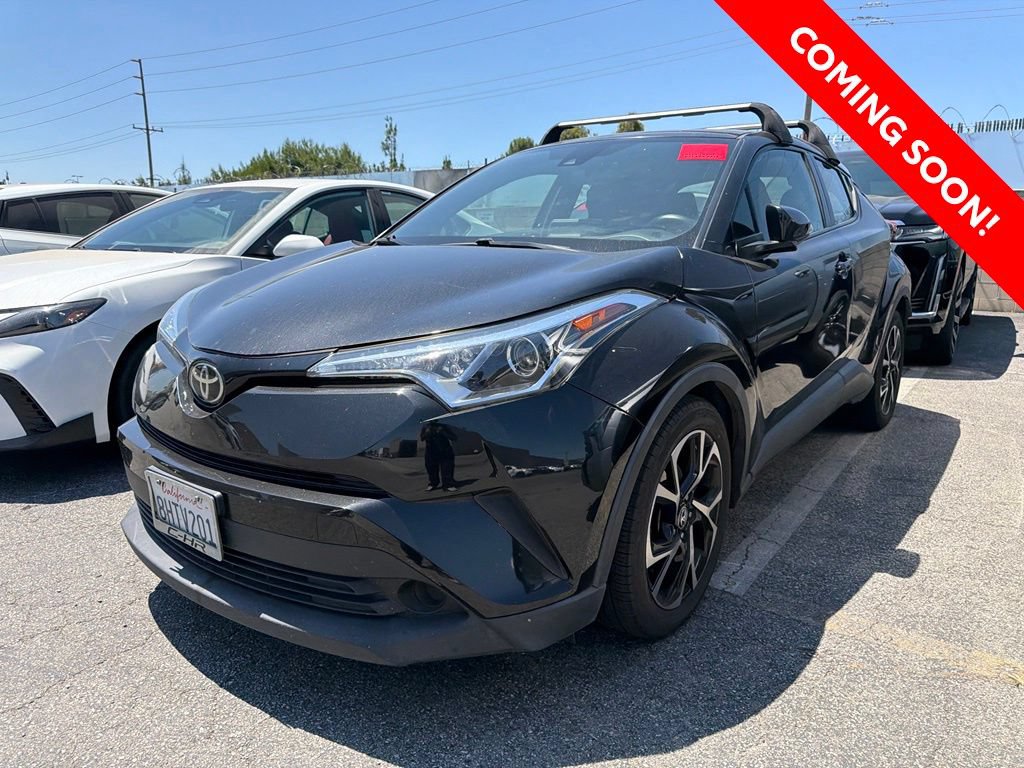 Used 2019 Toyota C-HR XLE FWD image 3