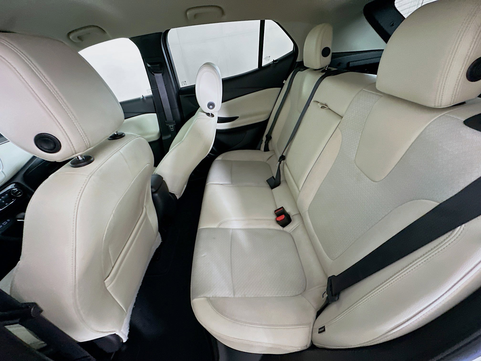 Used 2022 Buick Encore GX Select image 26