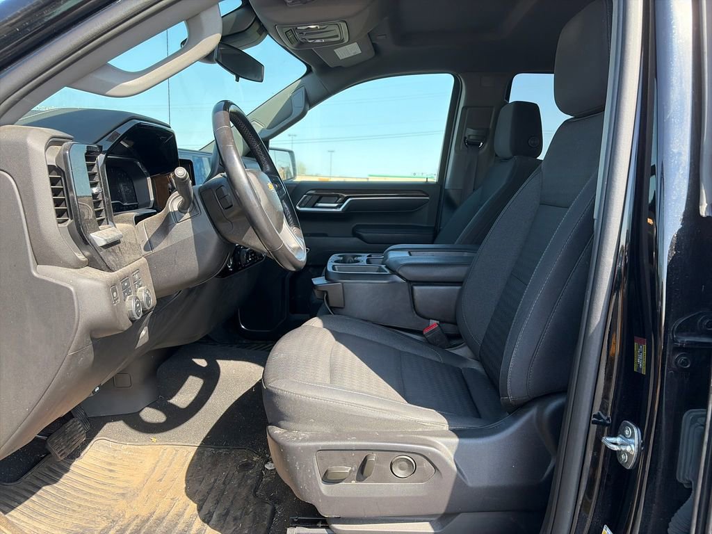 Used 2023 Chevrolet Silverado 1500 LT AWD/4WD image 14