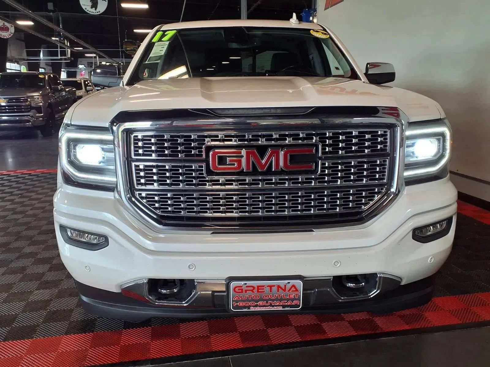 Used 2017 GMC Sierra 1500 Denali w/ Denali Ultimate Package AWD/4WD image 3